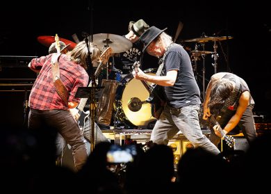 Neil Young incanta Roma – Recensione, scaletta e video di Caracalla