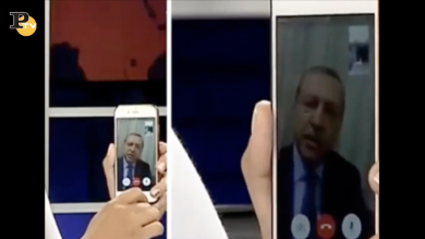 Erdogan: messaggio facetime durante il colpo di stato | video