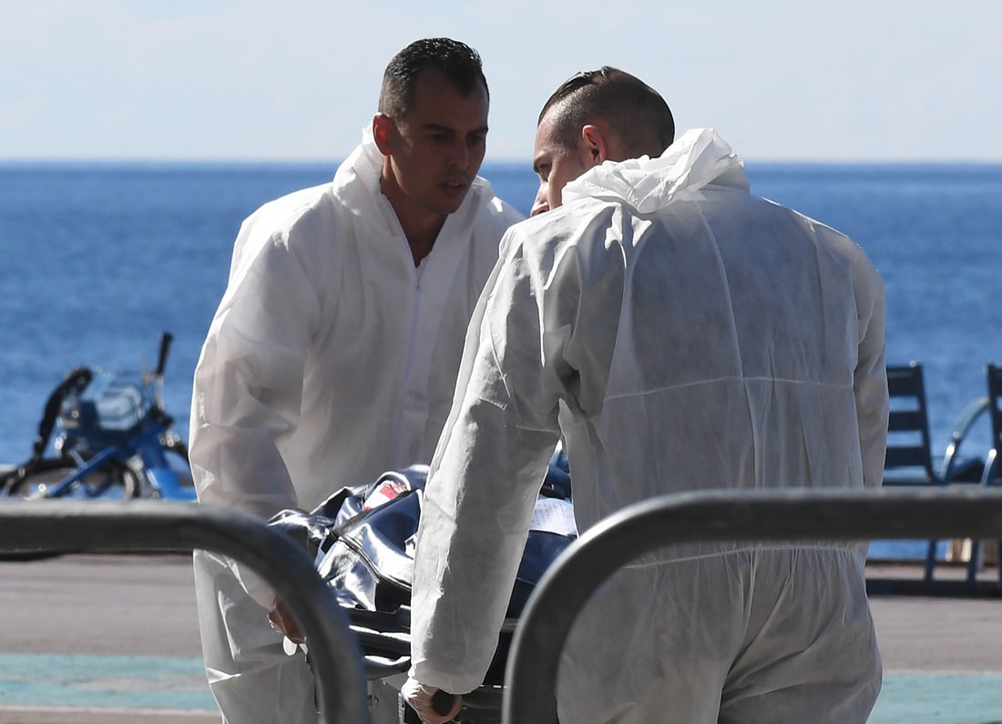 Attentato a Nizza, la condanna dei leader politici