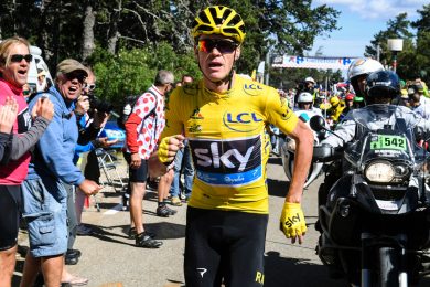 Tour: Froome conserva la maglia gialla correndo… a piedi – video