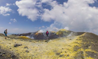 L’Etna tinta di giallo: lo spettacolo dello zolfo