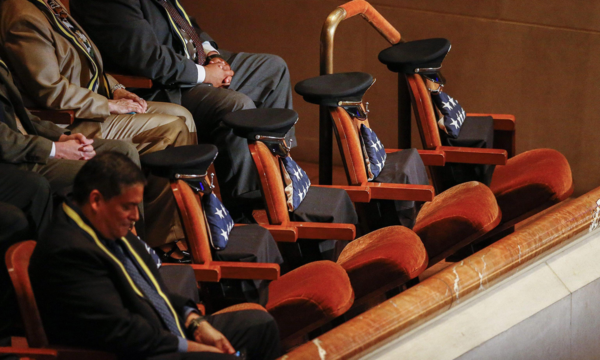 Dallas, cerimonia interreligiosa per i 5 agenti uccisi – Foto