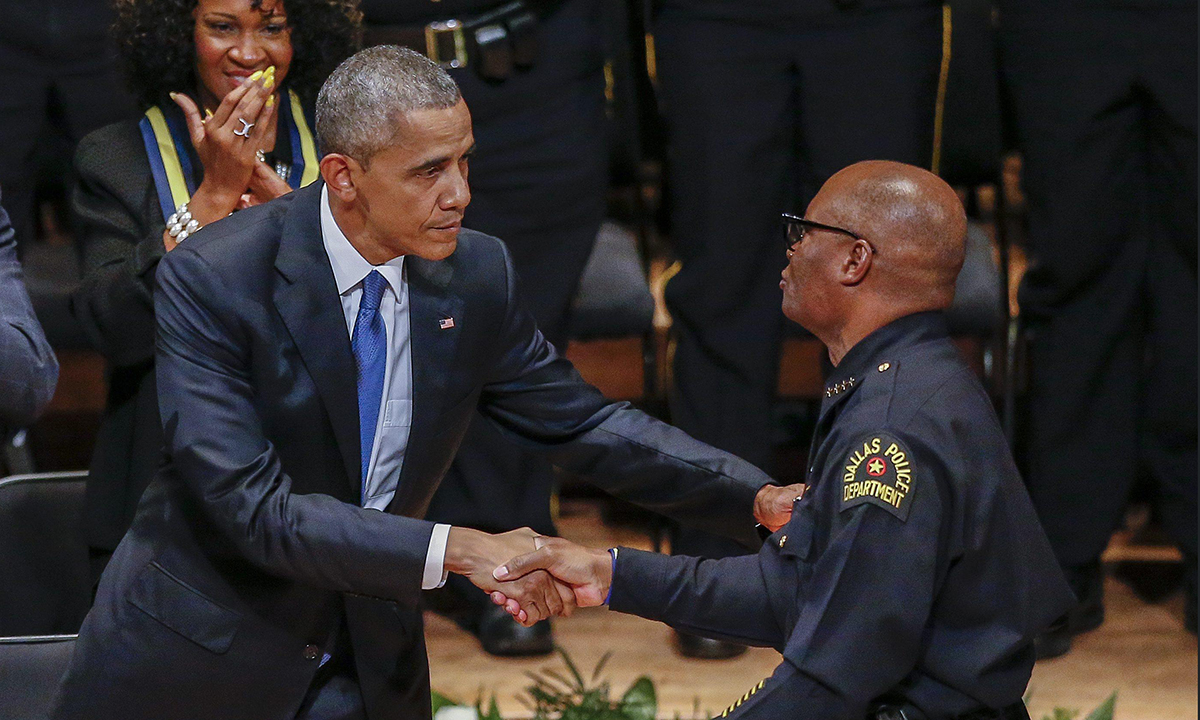 Dallas, cerimonia interreligiosa per i 5 agenti uccisi – Foto