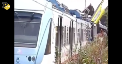 Scontro tra treni in Puglia: 20 morti e oltre 30 feriti – Video