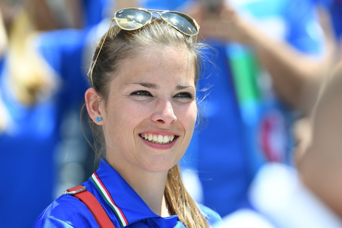 Galleria foto 'Euro 2016: la sfida tra sexy-tifose' - foto 34