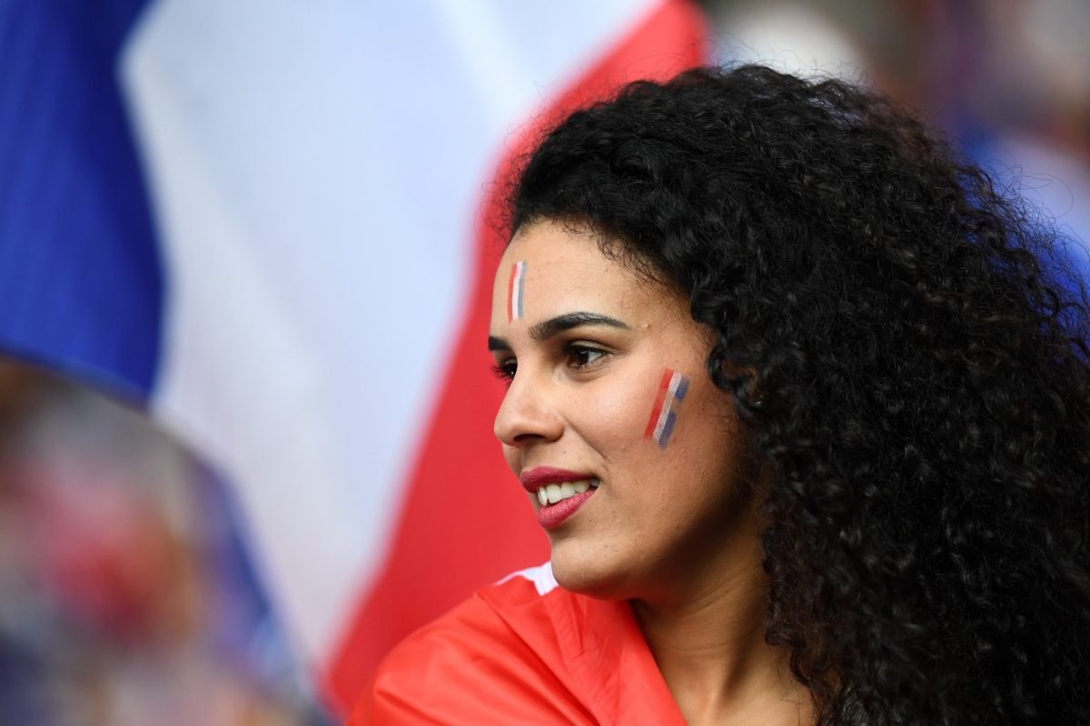 Galleria foto 'Euro 2016: la sfida tra sexy-tifose' - foto 14