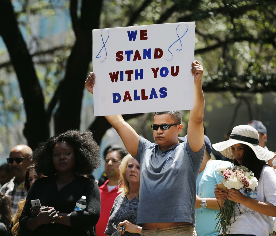 Dallas: gli omicidi dei poliziotti e la questione razziale Dallas: gli omicidi dei poliziotti e la questione razziale