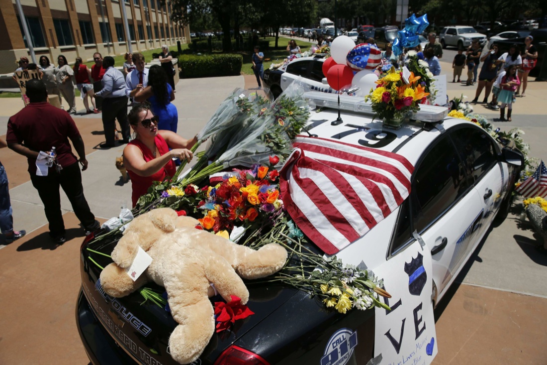 Dallas: gli omicidi dei poliziotti e la questione razziale Dallas: gli omicidi dei poliziotti e la questione razziale