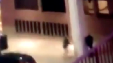 Dallas: sparatoria. Terrorista uccide poliziotto | video