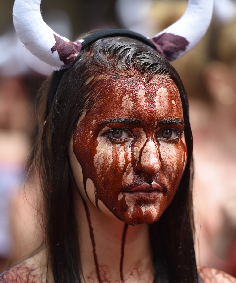 Pamplona, corpi “insanguinati” contro le corride Pamplona, corpi “insanguinati” contro le corride