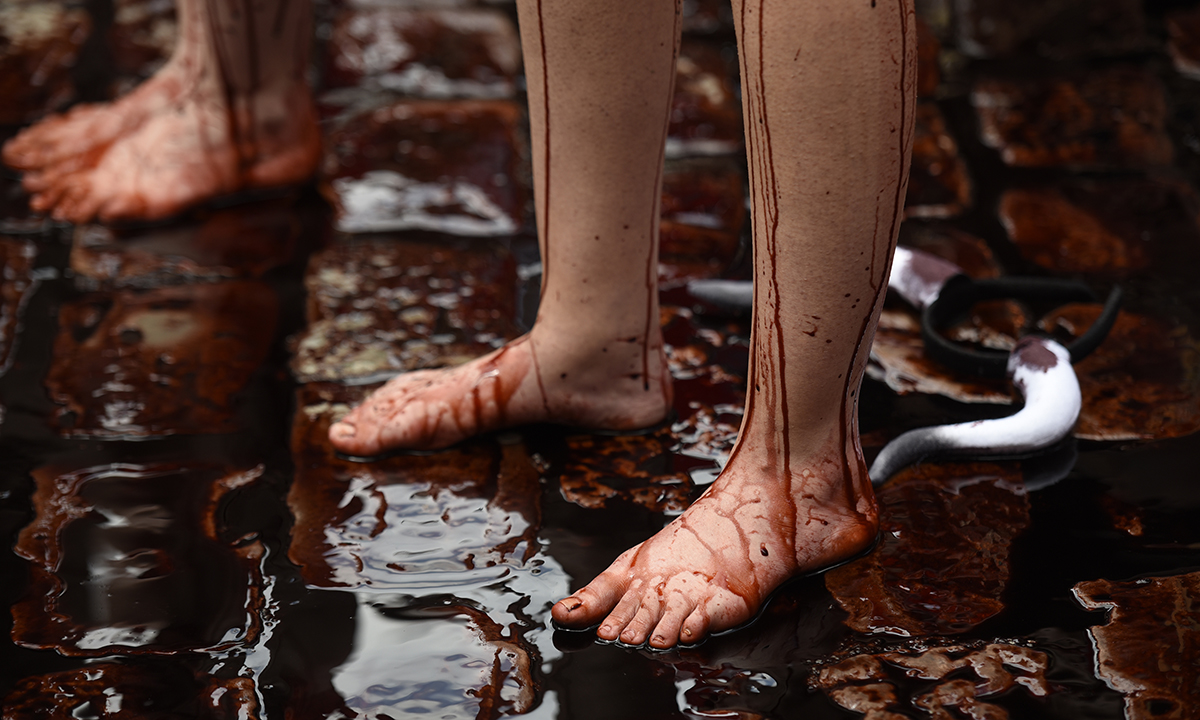 Pamplona, corpi “insanguinati” contro le corride Pamplona, corpi “insanguinati” contro le corride