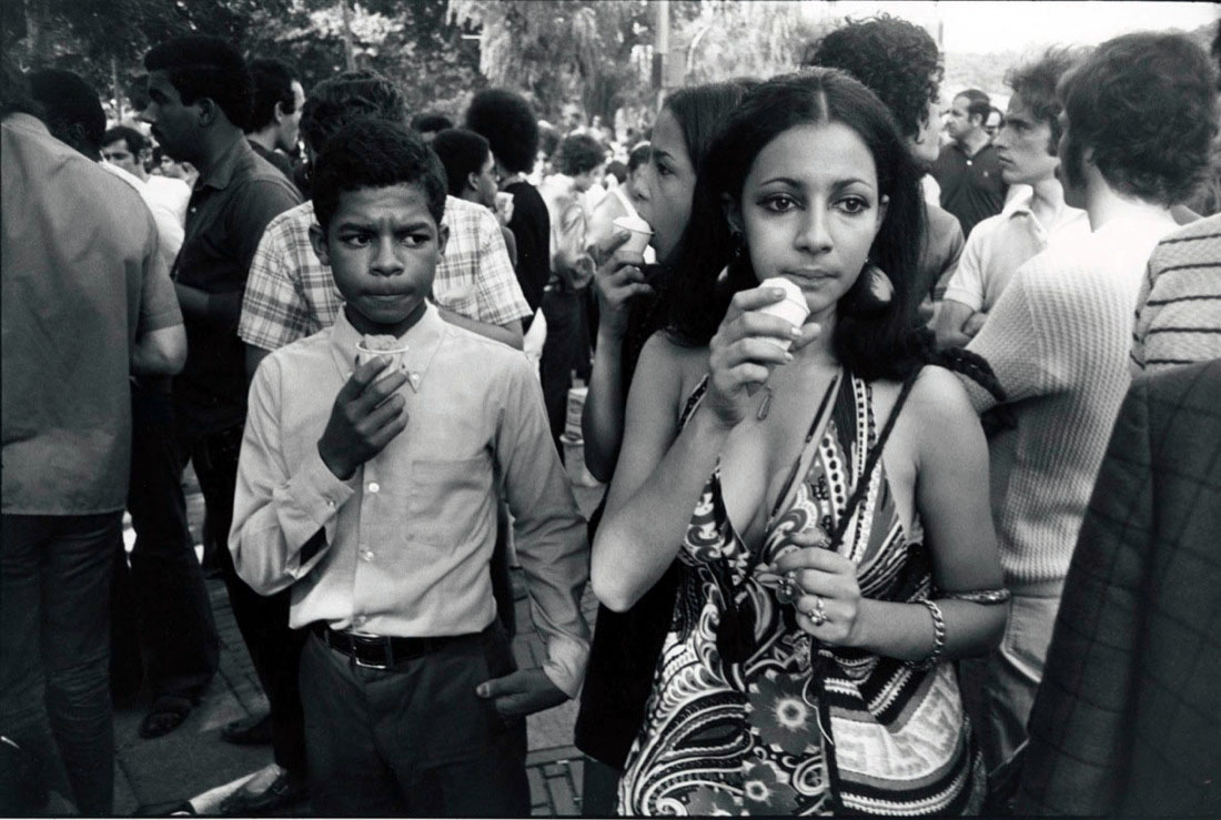 Garry Winogrand. Women (are beautiful) Garry Winogrand. Women (are beautiful)