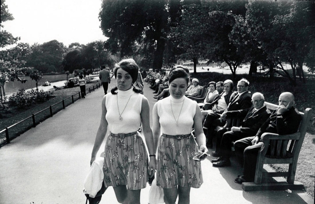 Garry Winogrand. Women (are beautiful) Garry Winogrand. Women (are beautiful)