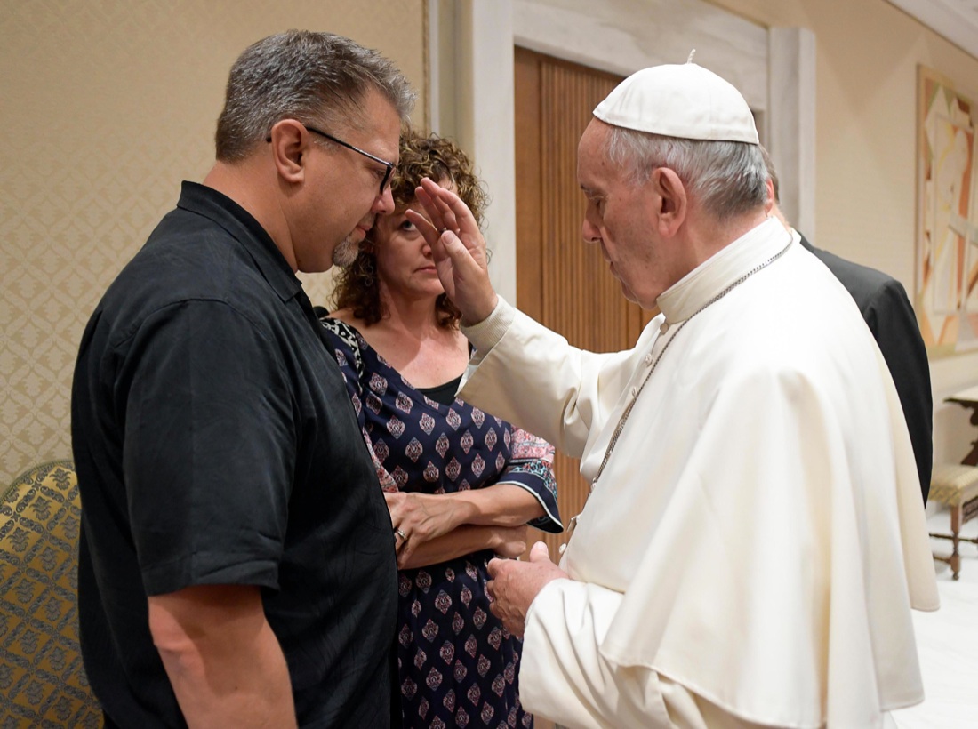 Omicidio Solomon, il ragazzo è annegato. I genitori ricevuti dal Papa Omicidio Solomon, il ragazzo è annegato. I genitori ricevuti dal Papa