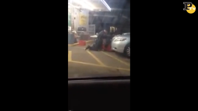 Alton Sterling uomo di colore ucciso da Polizia in Louisiana |video