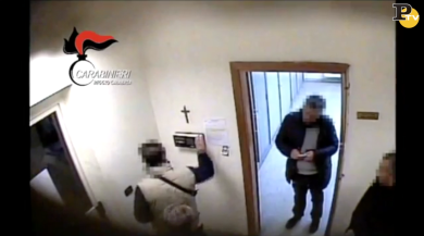 24 furbetti del cartellino scoperti in Calabria | video