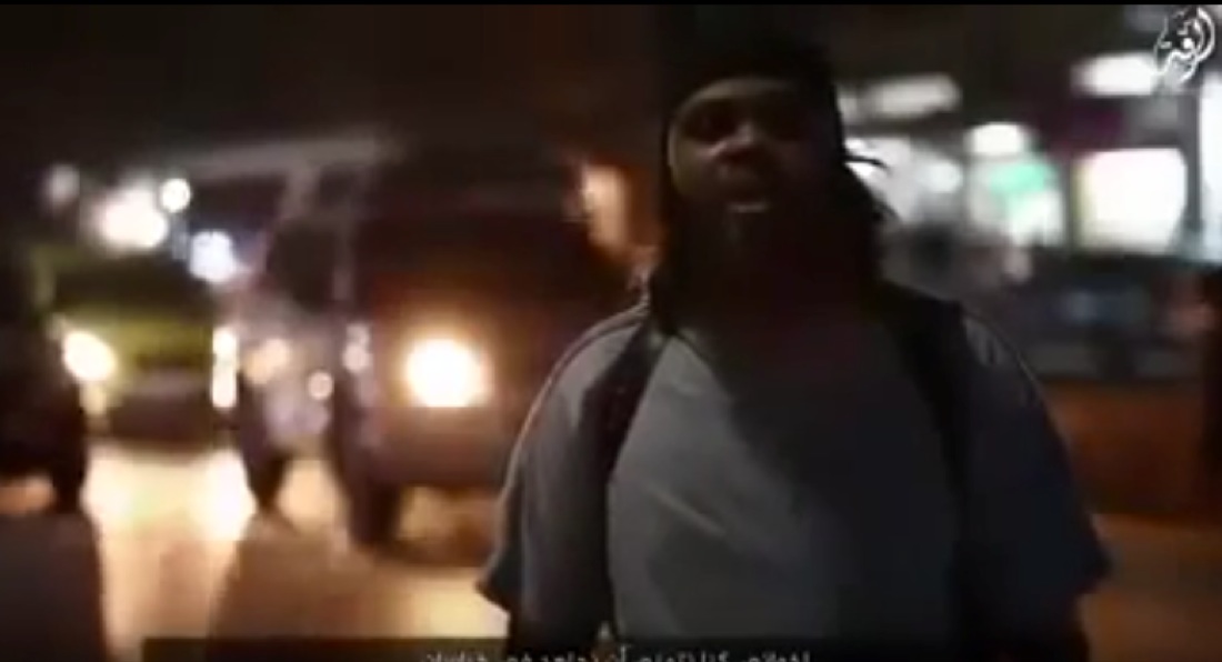 Isis, il nuovo video shock in Bangladesh: “Non smetteremo di uccidere i crociati” Isis, il nuovo video shock in Bangladesh: “Non smetteremo di uccidere i crociati”