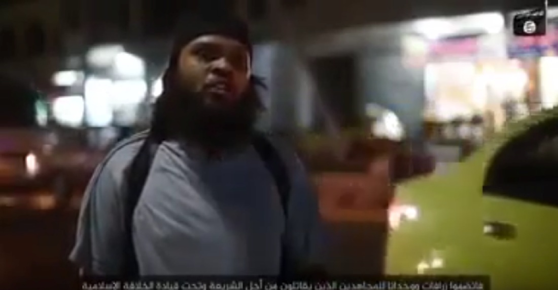 Isis, il nuovo video shock in Bangladesh: “Non smetteremo di uccidere i crociati” Isis, il nuovo video shock in Bangladesh: “Non smetteremo di uccidere i crociati”