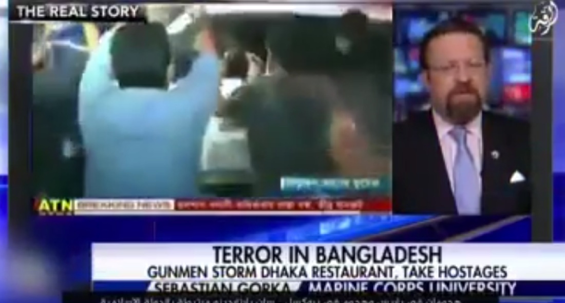 Isis, il nuovo video shock in Bangladesh: “Non smetteremo di uccidere i crociati” Isis, il nuovo video shock in Bangladesh: “Non smetteremo di uccidere i crociati”