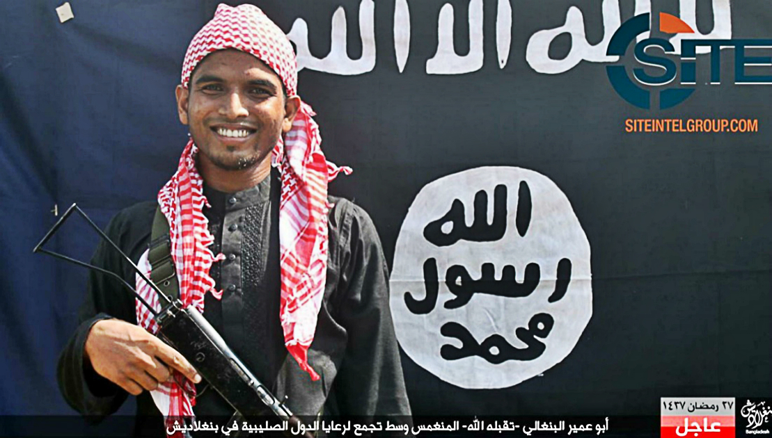 Isis, il nuovo video shock in Bangladesh: “Non smetteremo di uccidere i crociati” Isis, il nuovo video shock in Bangladesh: “Non smetteremo di uccidere i crociati”