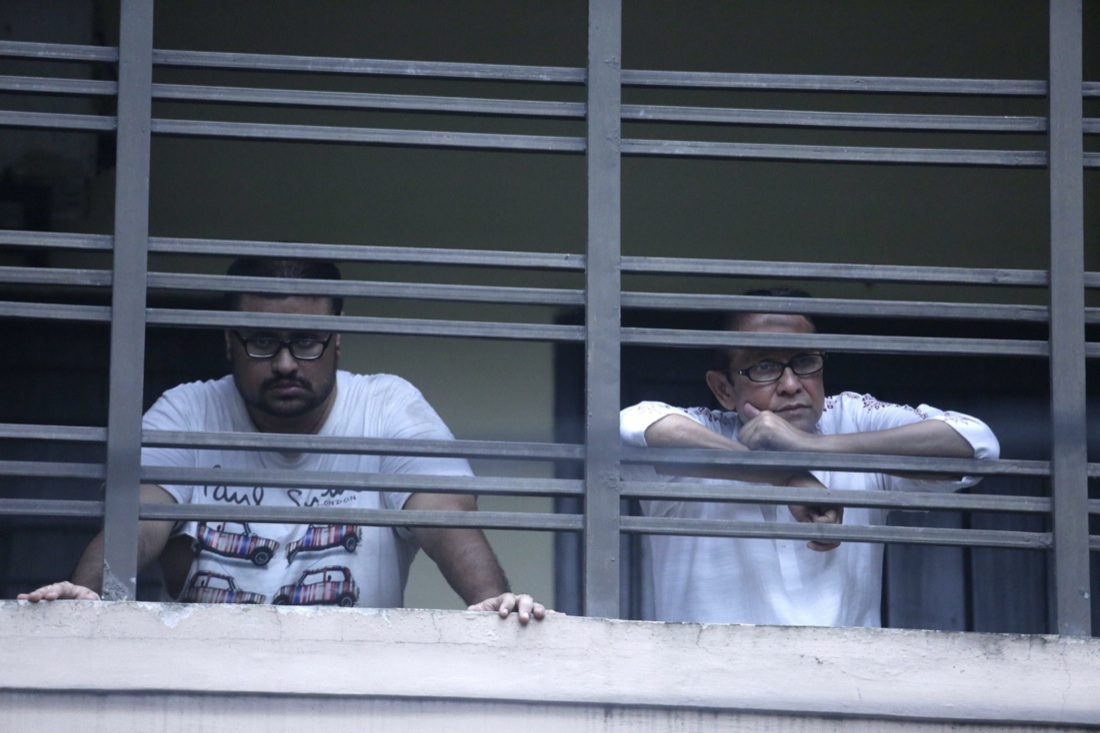 Isis, il nuovo video shock in Bangladesh: “Non smetteremo di uccidere i crociati” Isis, il nuovo video shock in Bangladesh: “Non smetteremo di uccidere i crociati”