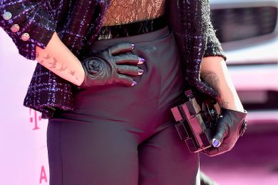 Italy, the art of making leather gloves