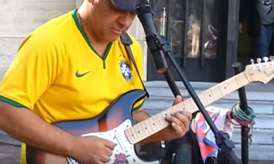 Sultans Of Swing, la cover pazzesca di un artista di strada