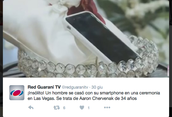 Las Vegas, un uomo sposa il suo iphone Las Vegas, un uomo sposa il suo iphone