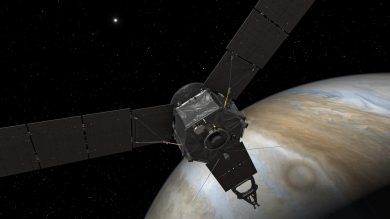 La sonda Juno entra nell’orbita di Giove