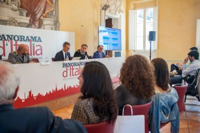 Rifiuti elettrici ed elettronici: come sfruttarli meglio – Foto e Video