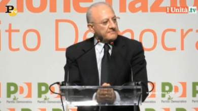 De Luca: “Raggi, bambolina imbambolata” | video