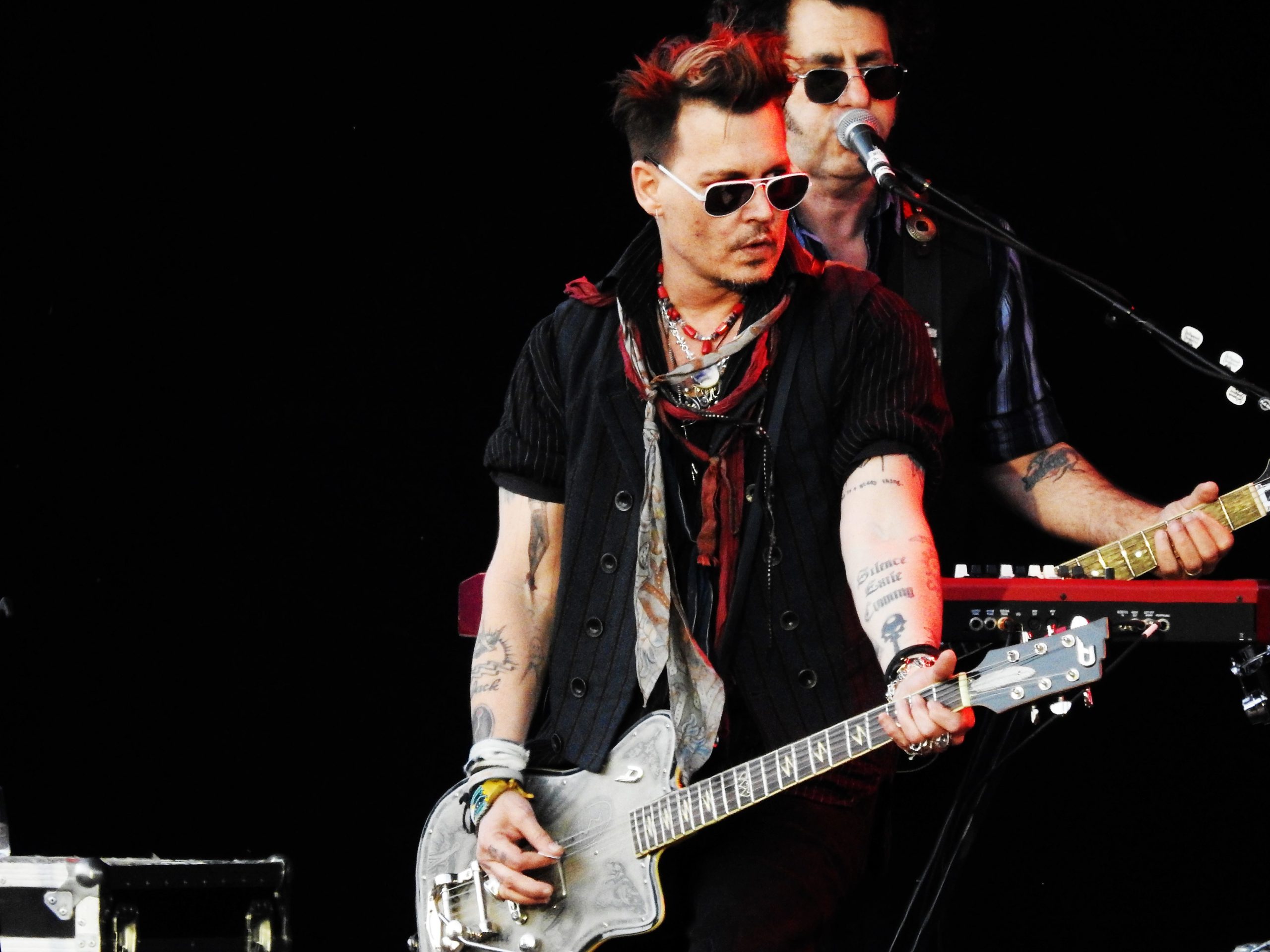 Johnny Depp cambia il tatuaggio dedicato all’ex moglie