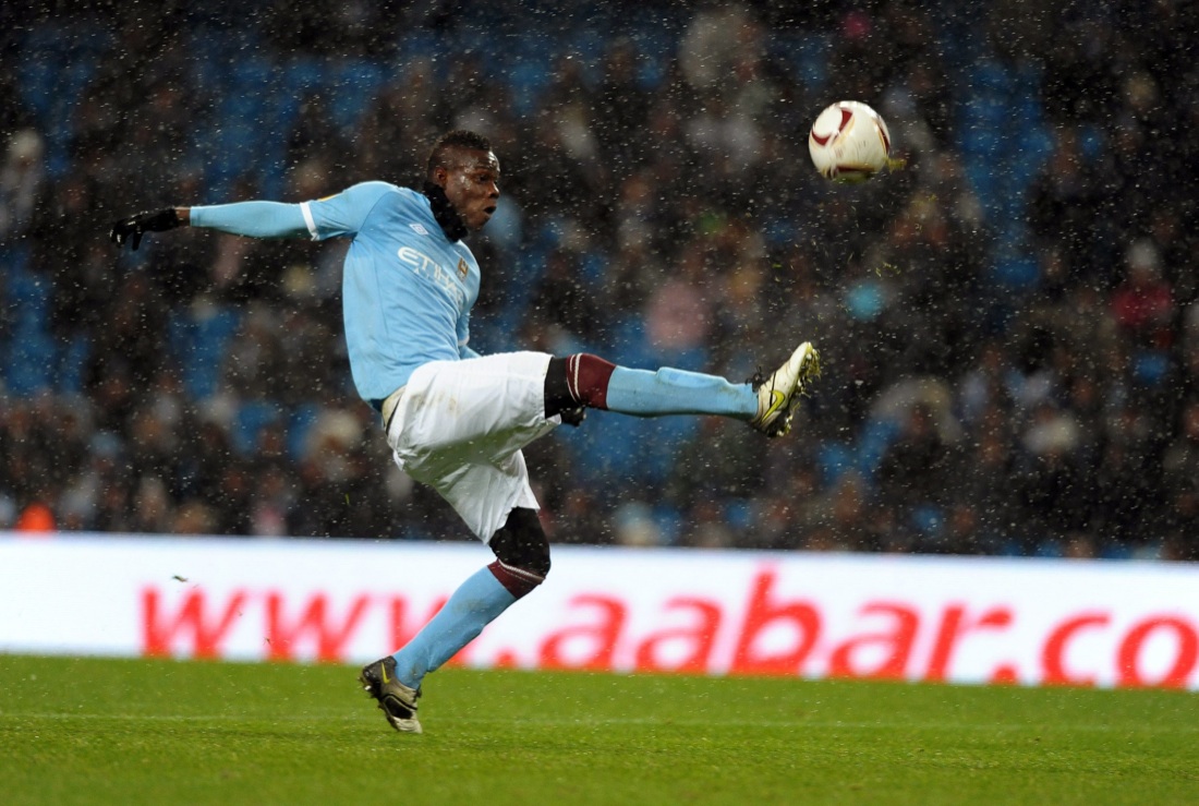 Balotelli al Nizza: maglia rossonera anche in Ligue 1 per un futuro da ricolorare Balotelli al Nizza: maglia rossonera anche in Ligue 1 per un futuro da ricolorare