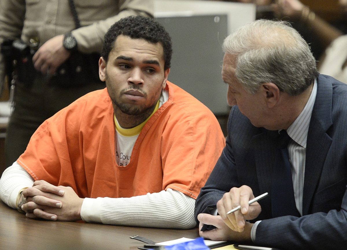 Chris Brown ci ricasca: presunta violenza su una donna, arrestato