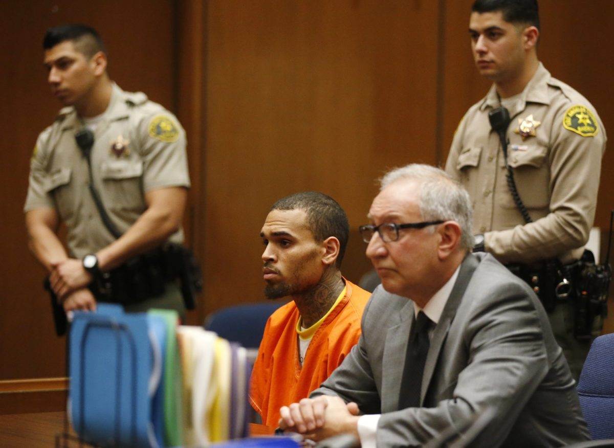 Chris Brown ci ricasca: presunta violenza su una donna, arrestato