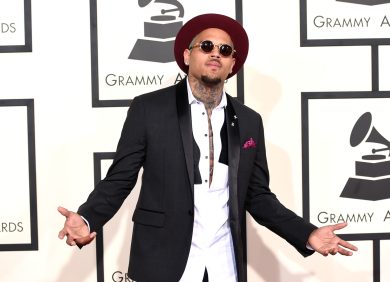 Chris Brown ci ricasca: presunta violenza su una donna, arrestato