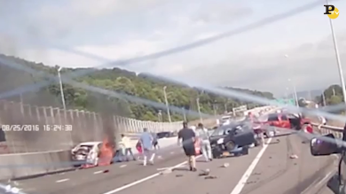 Usa: donna imprigionata nell’auto in fiamme