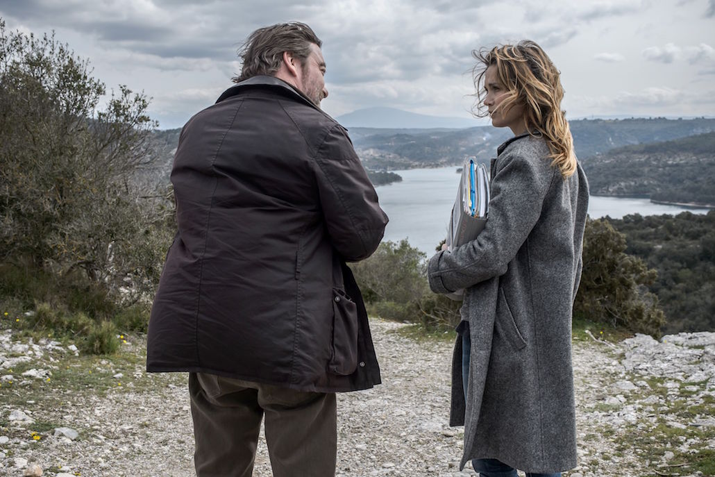 I delitti del lago: la miniserie francese conquista Canale 5 I delitti del lago: la miniserie francese conquista Canale 5