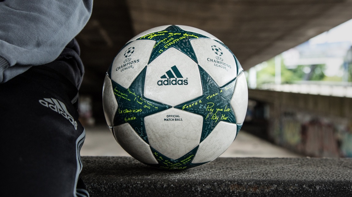 Il nuovo pallone della Champions League 2016-2017 Il nuovo pallone della Champions League 2016-2017