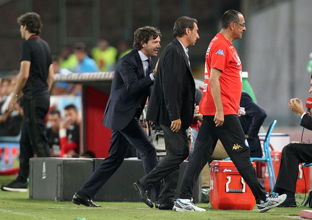 Sarri, polemica continua: “Più facile espellere me in tuta che altri in doppiopetto” Sarri, polemica continua: “Più facile espellere me in tuta che altri in doppiopetto”