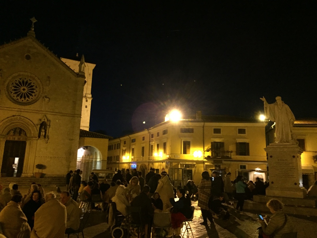 Terremoto: Norcia, la città che resiste al sisma – FOTO Terremoto: Norcia, la città che resiste al sisma – FOTO