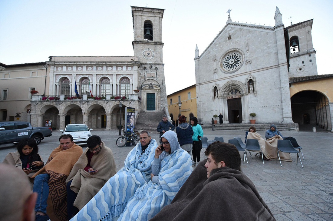 Terremoto: Norcia, la città che resiste al sisma – FOTO Terremoto: Norcia, la città che resiste al sisma – FOTO