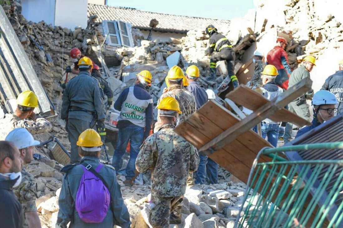 Terremoto, con l’Esercito in soccorso di Amatrice – foto Terremoto, con l’Esercito in soccorso di Amatrice – foto