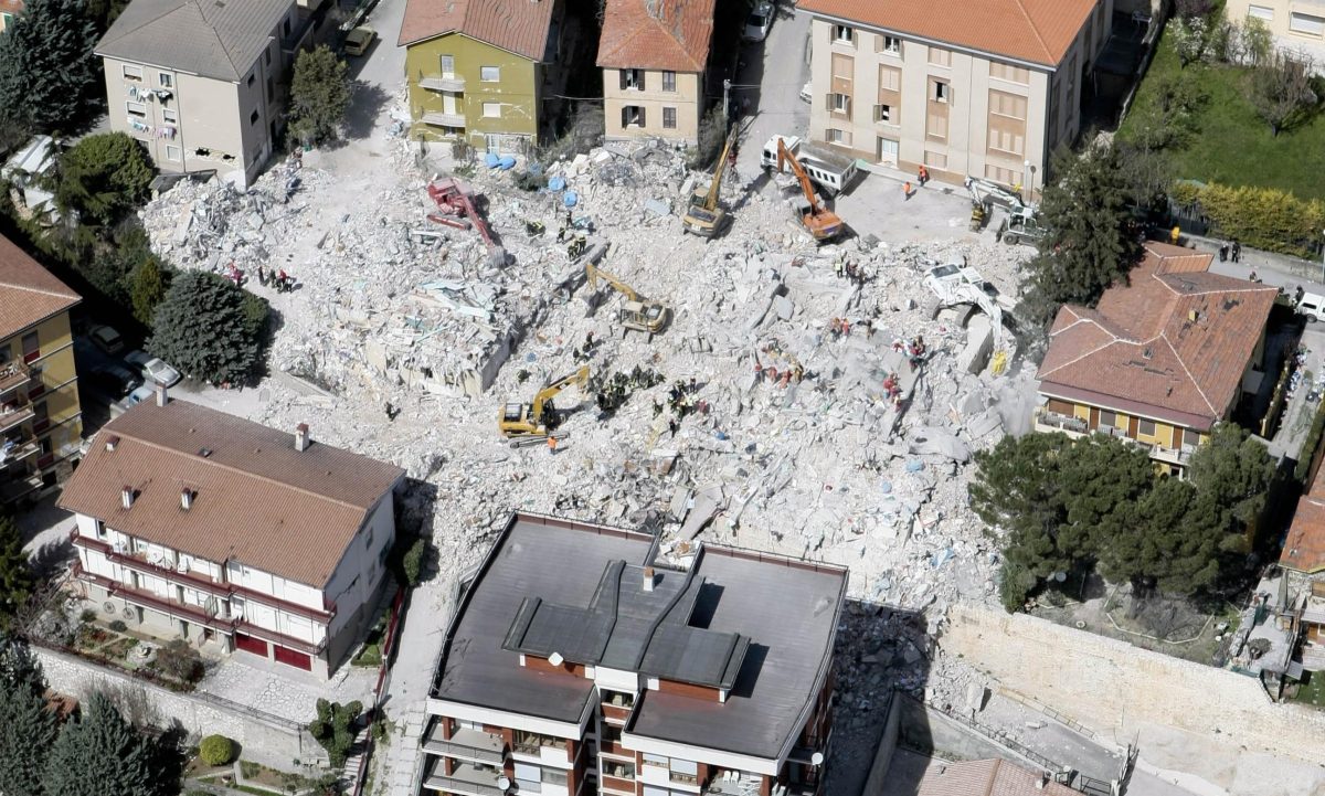 Terremoto in Centro Italia, migliaia di sfollati temono di finire come L’Aquila