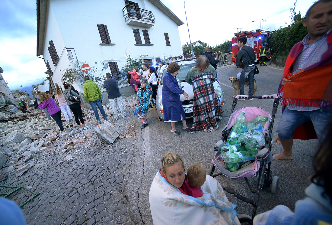 Terremoto in Centro Italia, migliaia di sfollati temono di finire come L’Aquila