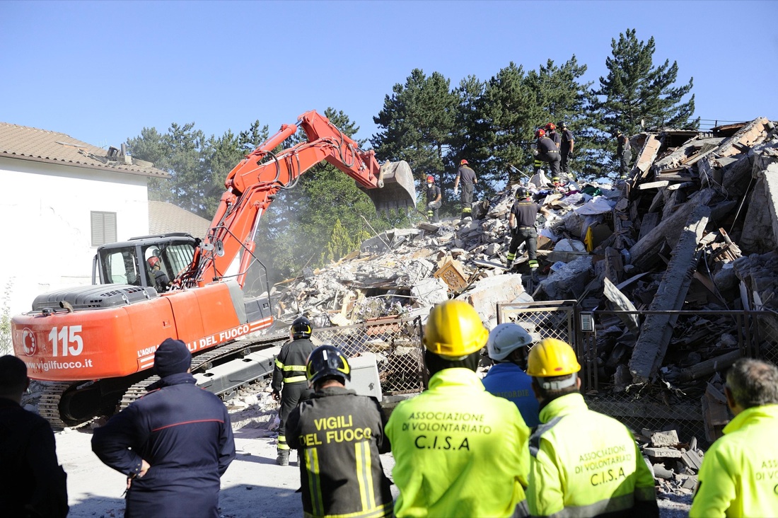 Terremoto in Centro Italia, migliaia di sfollati temono di finire come L’Aquila