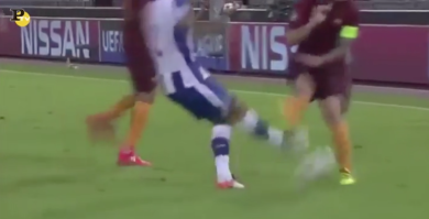 Maxi Pereira in carrozzina dopo il fallo De Rossi – VIDEO