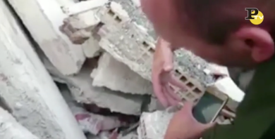 Terremoto Ascoli Piceno: soccorsa persona sotto le macerie – Video