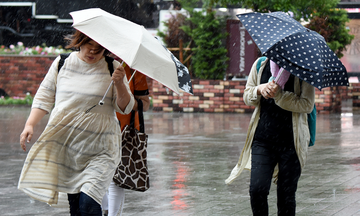 Giappone, il tifone Mindulle – Foto Giappone, il tifone Mindulle – Foto