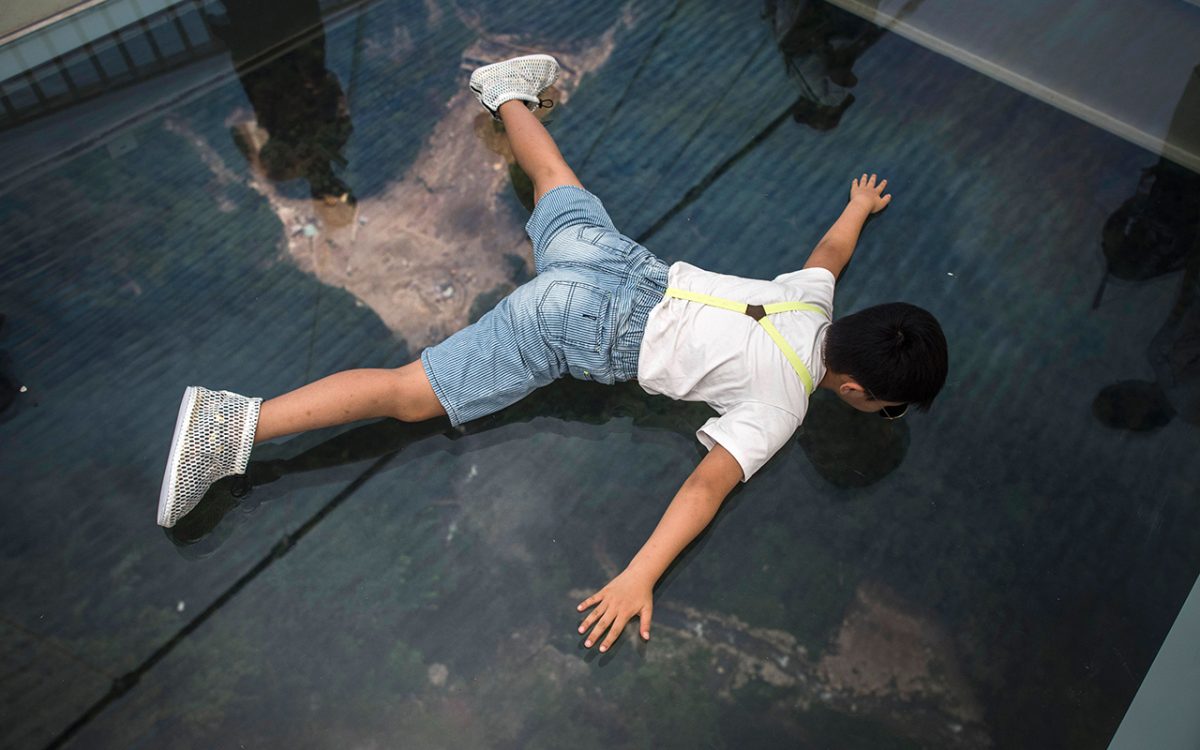 Galleria foto 'Cina, il ponte di cristallo più alto e più lungo del mondo – Foto' - foto 13